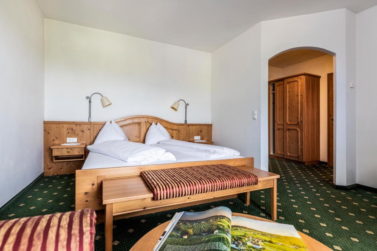 Genussgasthof & Hotel Beim Krutzler Heiligenbrunn Exterior photo